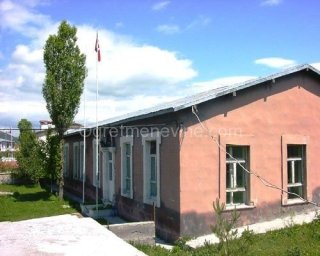 Hanak Öğretmenevi