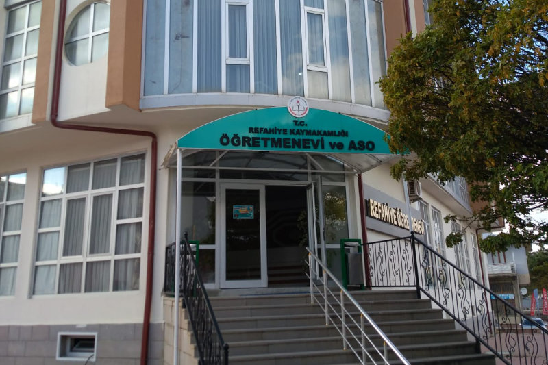 Refahiye Öğretmenevi