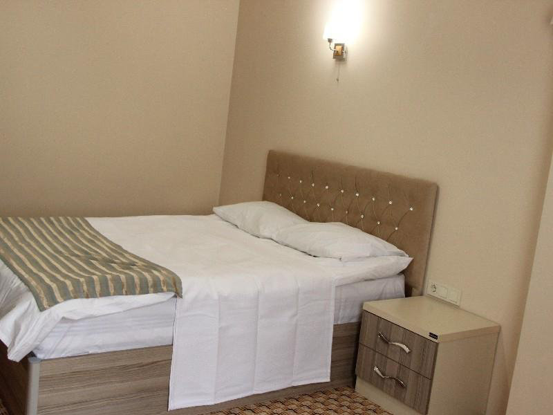 Uzundere Öğretmenevi