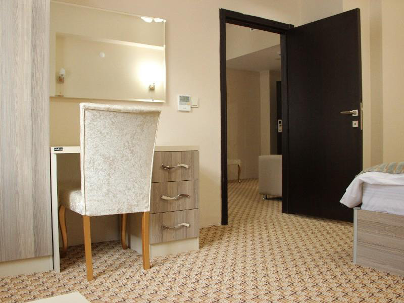 Uzundere Öğretmenevi