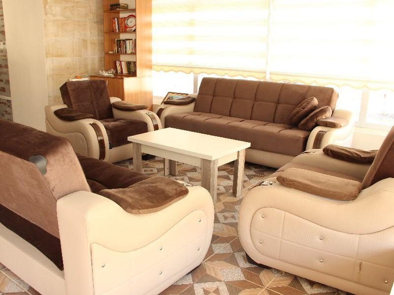 Uzundere Öğretmenevi